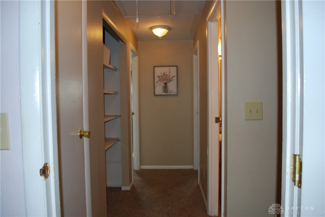 1404 Crown Point Court, Beavercreek, Ohio image 17