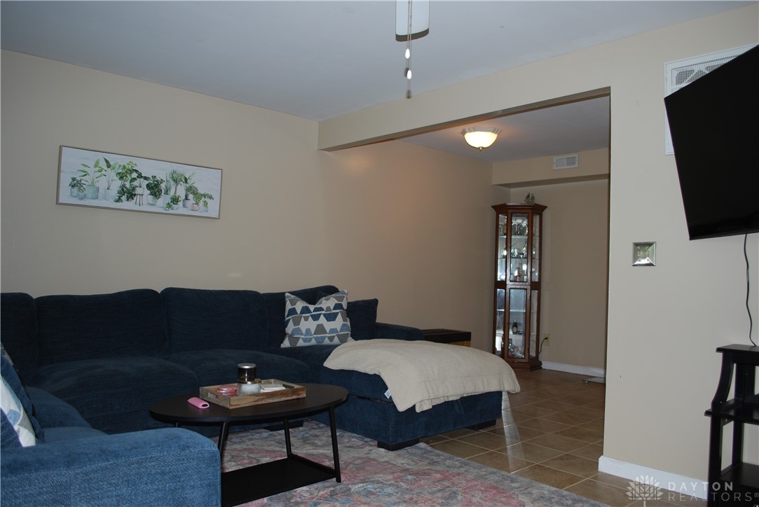 1404 Crown Point Court, Beavercreek, Ohio image 11