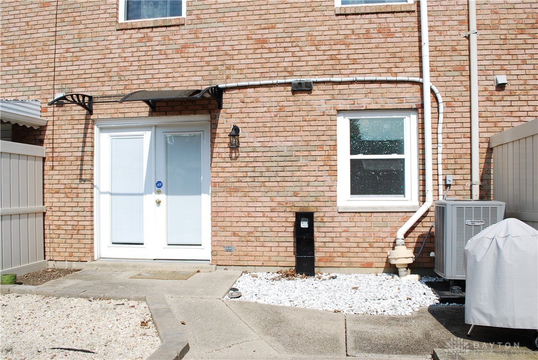 1404 Crown Point Court, Beavercreek, Ohio image 24