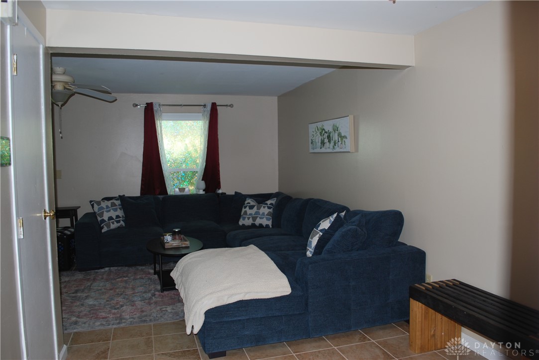1404 Crown Point Court, Beavercreek, Ohio image 10