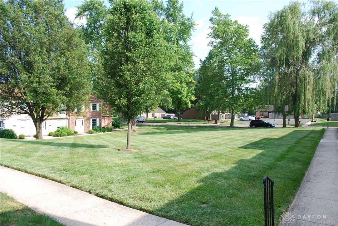 1404 Crown Point Court, Beavercreek, Ohio image 32
