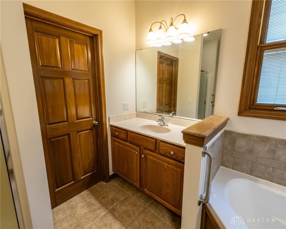 9062 Adam Lane, Waynesville, Ohio image 32