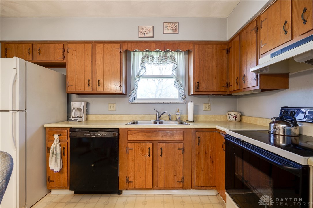 1155 Marsha Drive, Miamisburg, Ohio image 12