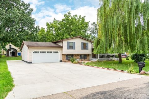Photo of 634 Mentor Avenue, Dayton, OH 45404 (MLS # 942058)