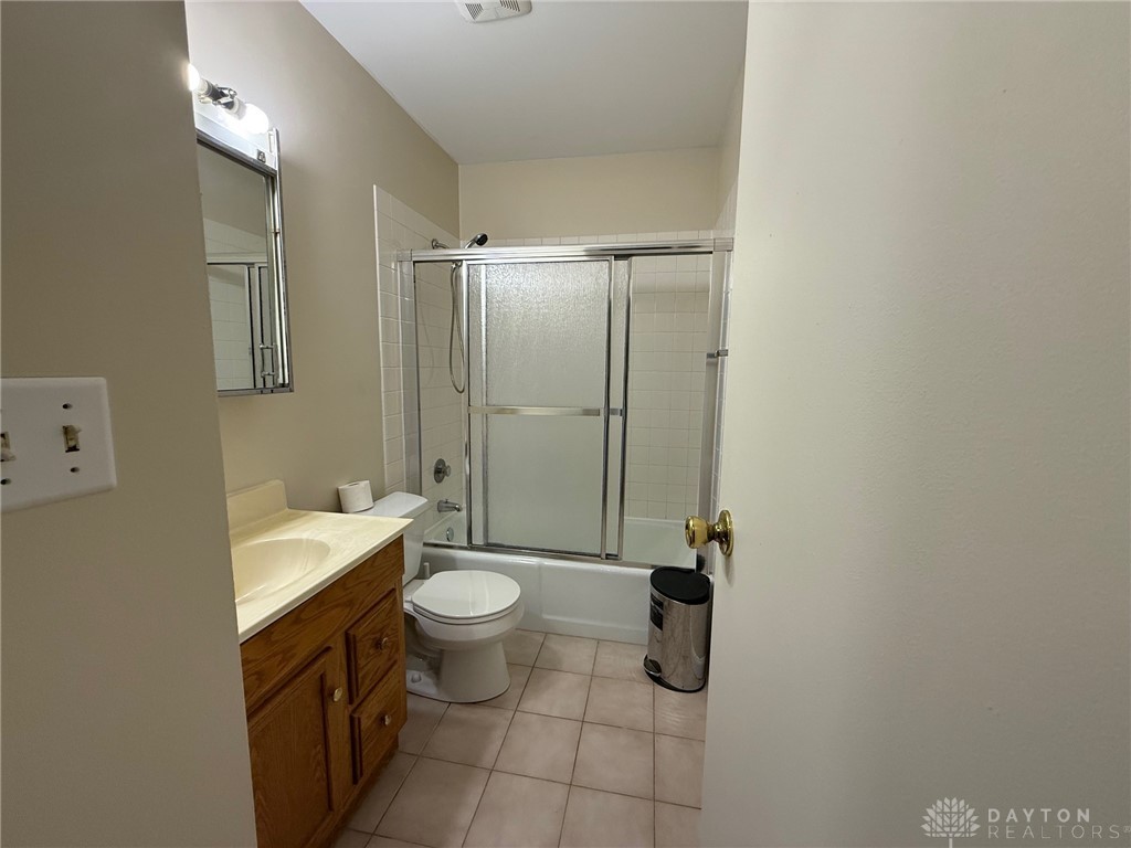 5391 Dunmore Drive, Dayton, Ohio image 13
