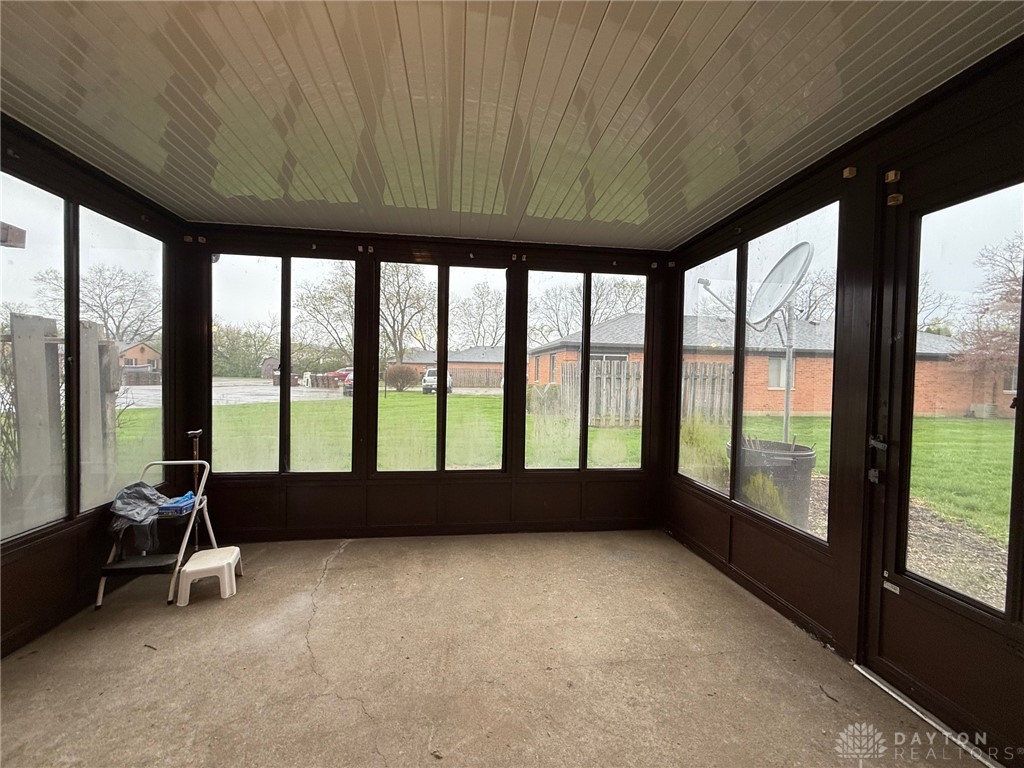 5391 Dunmore Drive, Dayton, Ohio image 16