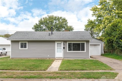 Photo of 912 Omard Drive, Xenia, OH 45385 (MLS # 946067)