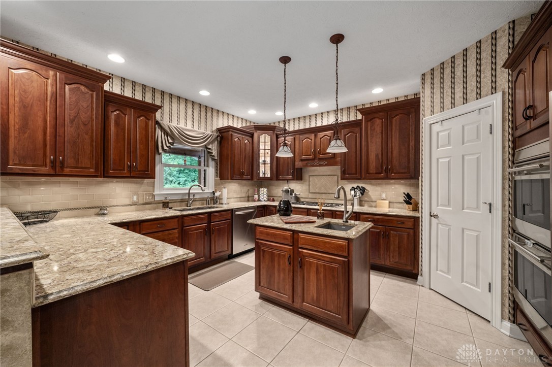 7607 Stone Ridge Drive, Springboro, Ohio image 29