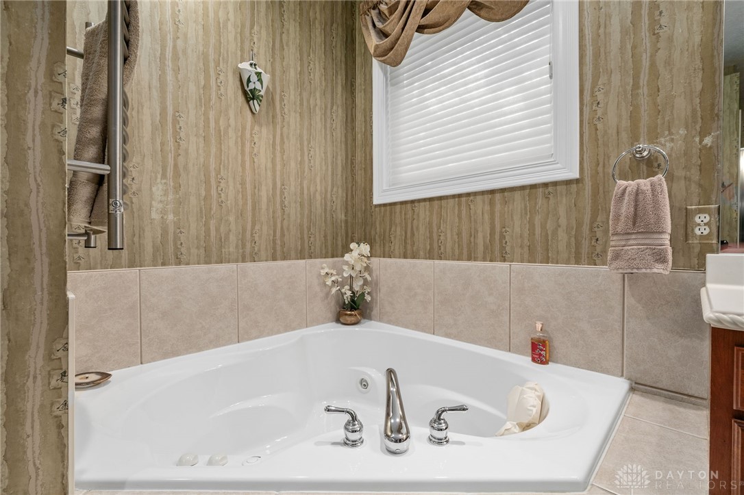7607 Stone Ridge Drive, Springboro, Ohio image 44