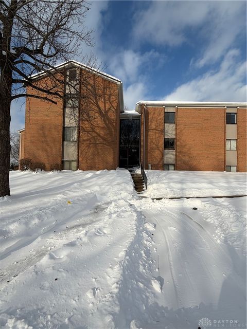 Photo of 1010 Lookout Trail #E, Dayton, OH 45449 (MLS # 951271)
