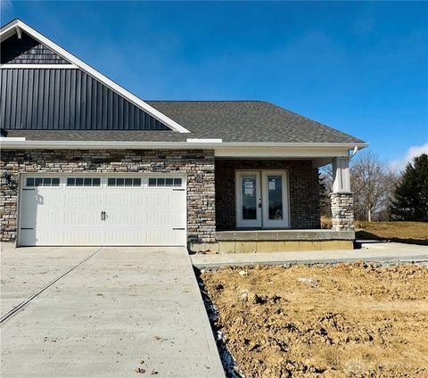 Photo of 1924 Tipperary Drive, Middletown, OH 45042 (MLS # 952180)