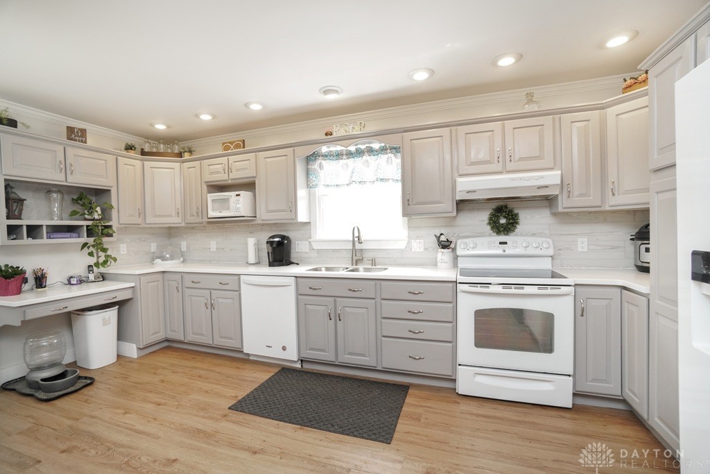 4881 Cincinnati Brookville Road, Hamilton, Ohio image 15