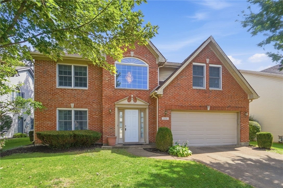 660 Golf View Court