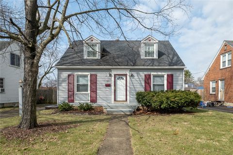 Photo of 621 June Drive, Fairborn, OH 45324 (MLS # 953523)