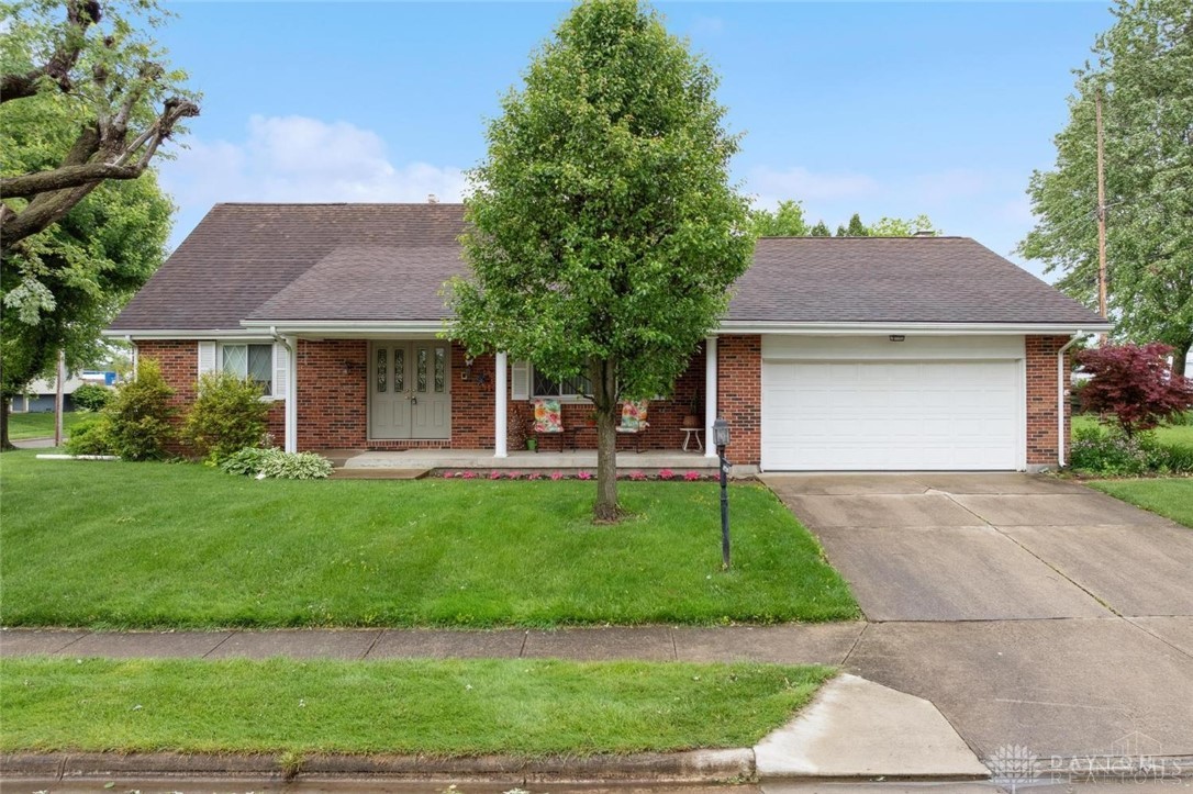 1150 Mayfair Drive, Wilmington, Ohio image 1