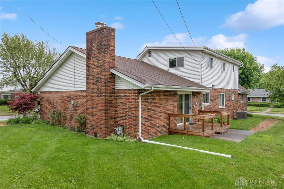 1150 Mayfair Drive, Wilmington, Ohio image 3