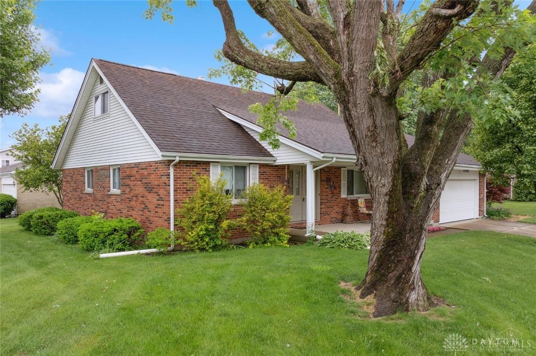 1150 Mayfair Drive, Wilmington, Ohio image 2