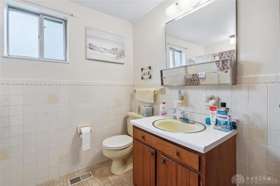 1150 Mayfair Drive, Wilmington, Ohio image 25