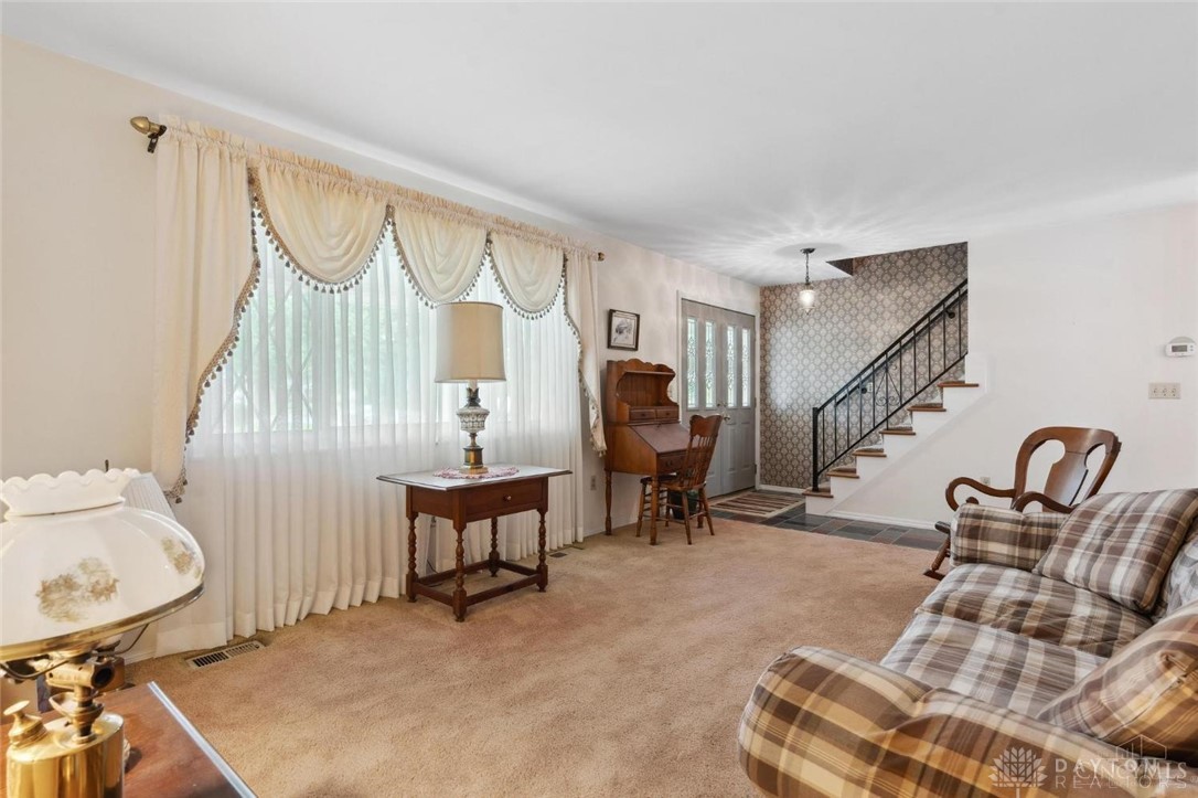 1150 Mayfair Drive, Wilmington, Ohio image 6