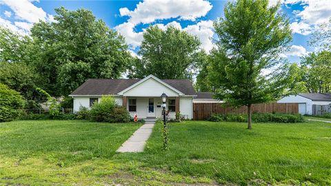 Photo of 1012 Wiles Drive, Kettering, OH 45419 (MLS # 959045)