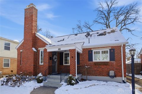 Photo of 452 Orchard Drive, Oakwood, OH 45419 (MLS # 948933)