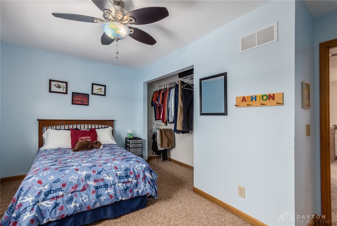 1380 E Choctaw Drive, London, Ohio image 27