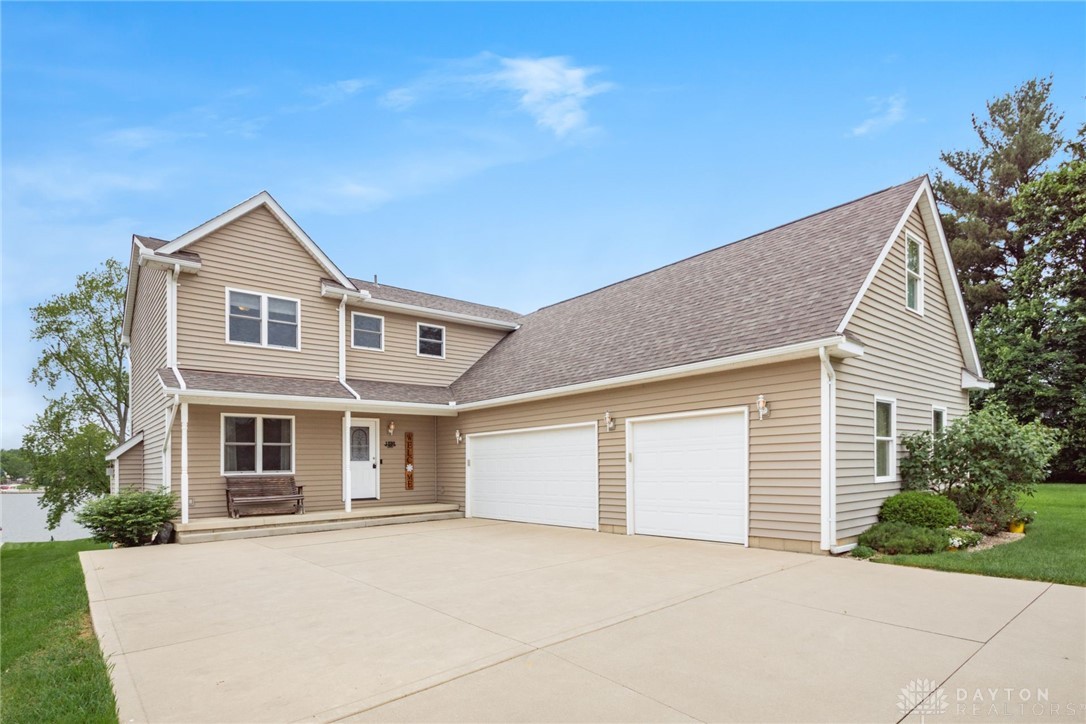 1380 E Choctaw Drive, London, Ohio image 1