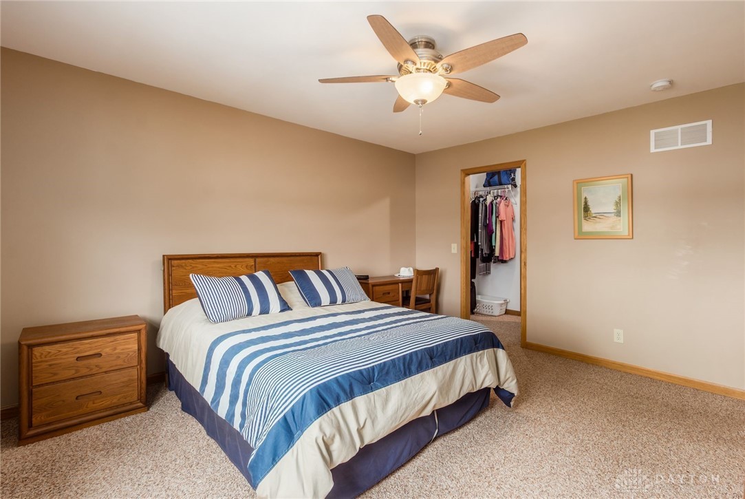 1380 E Choctaw Drive, London, Ohio image 30