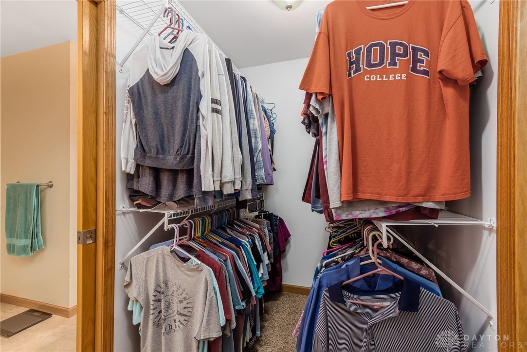1380 E Choctaw Drive, London, Ohio image 32