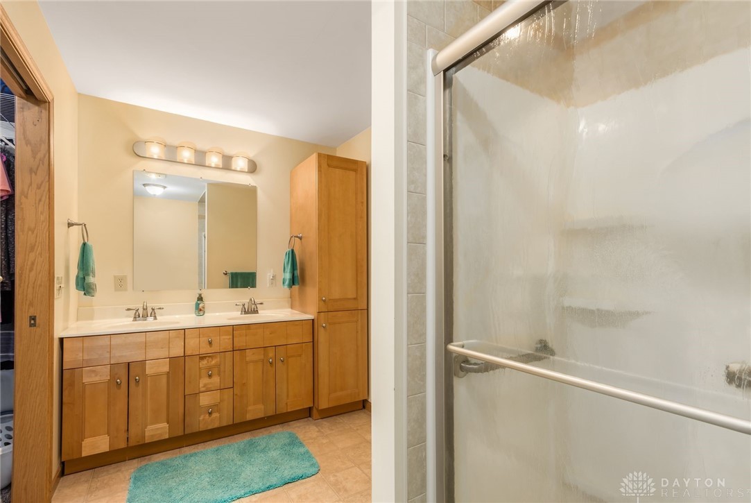 1380 E Choctaw Drive, London, Ohio image 33