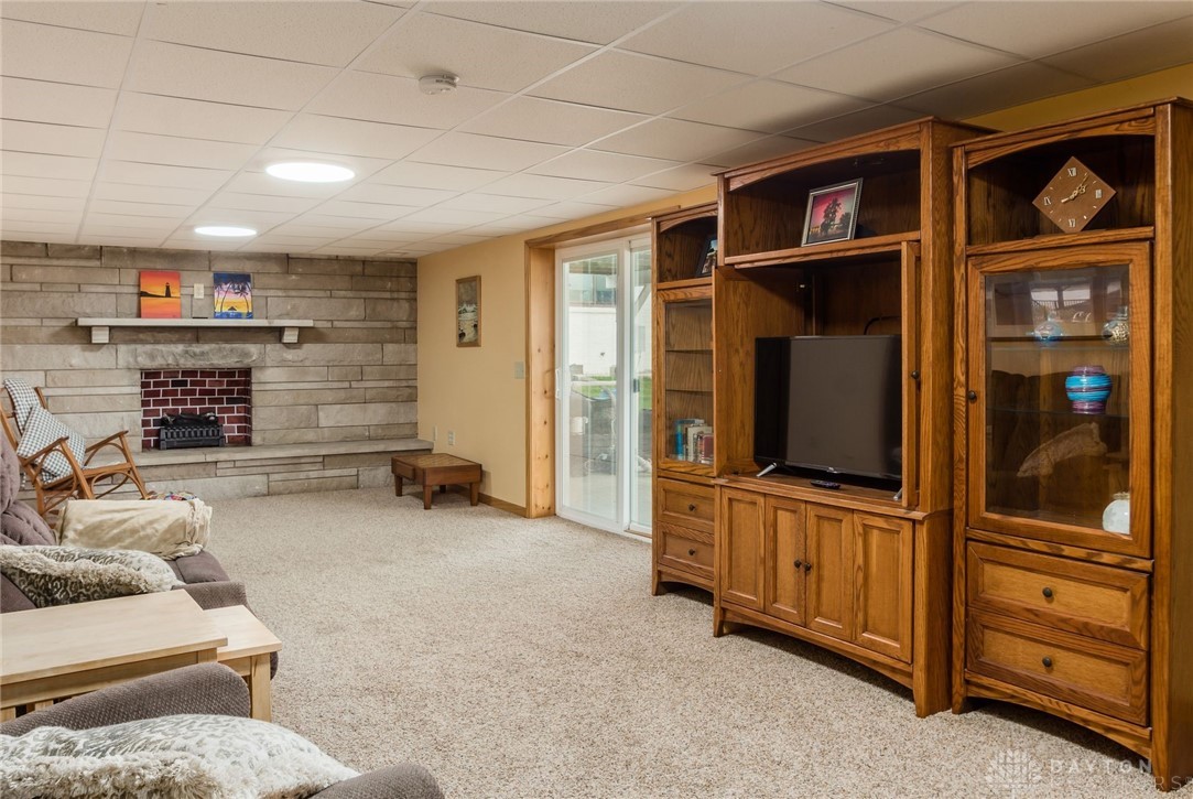 1380 E Choctaw Drive, London, Ohio image 39