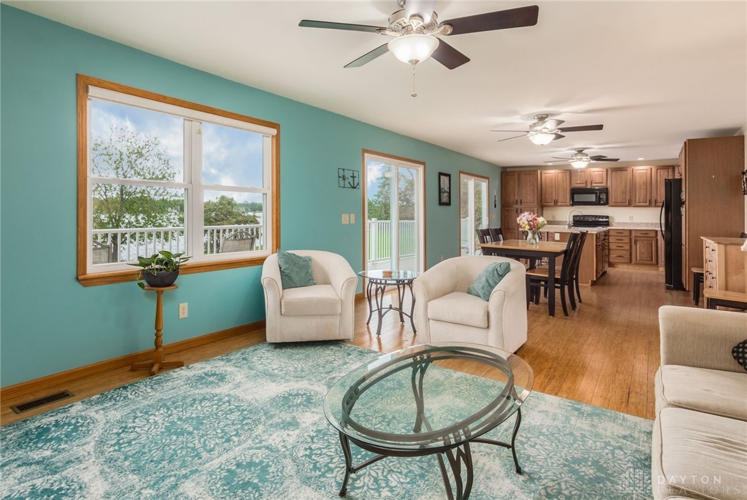1380 E Choctaw Drive, London, Ohio image 12