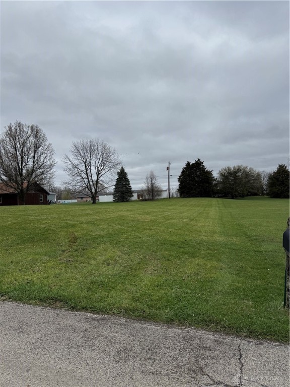Iceland Drive, Eaton, Ohio image 2