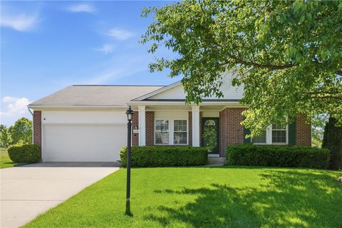 Photo of 60 E Long Meadow Drive, Springboro, OH 45066 (MLS # 958843)