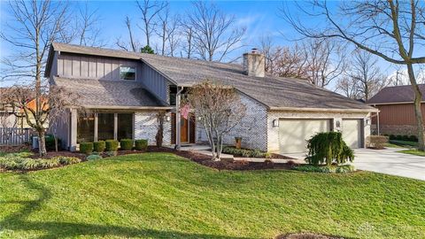 Photo of 6810 Trailview Drive, Dayton, OH 45414 (MLS # 950110)