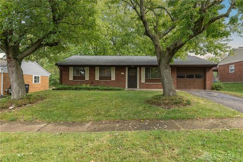 Photo of 430 Donington Drive, West Carrollton, OH 45449 (MLS # 944560)