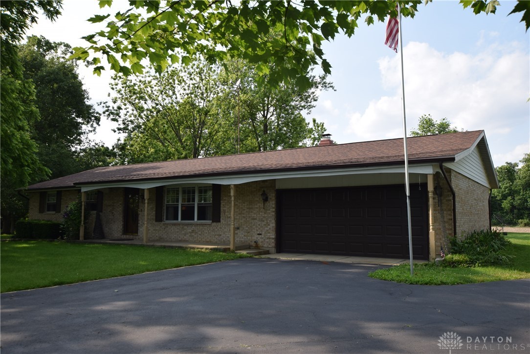 4035 Walnut Grove Circle, Urbana, Ohio image 1