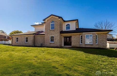 Photo of 1826 Ashley Drive, Miamisburg, OH 45342 (MLS # 946793)