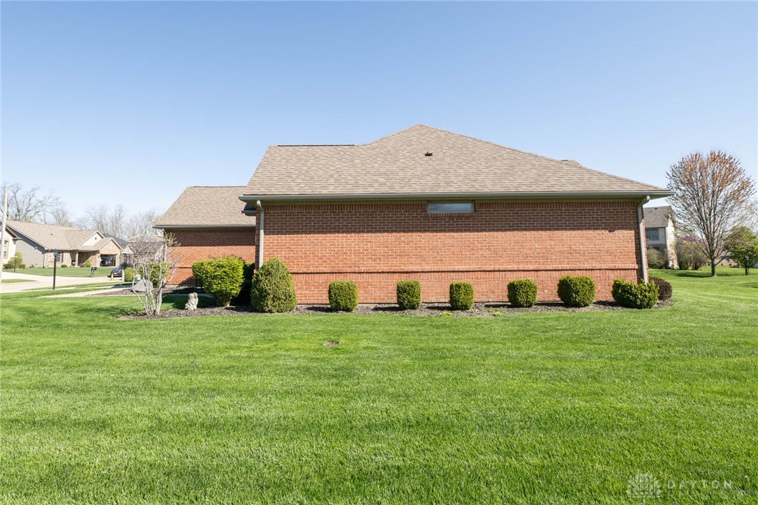 739 Deerhurst Drive, Vandalia, Ohio image 27