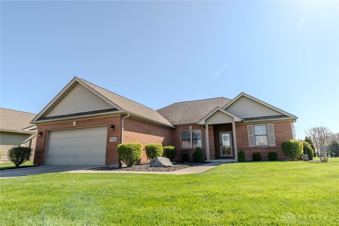 739 Deerhurst Drive, Vandalia, Ohio image 2