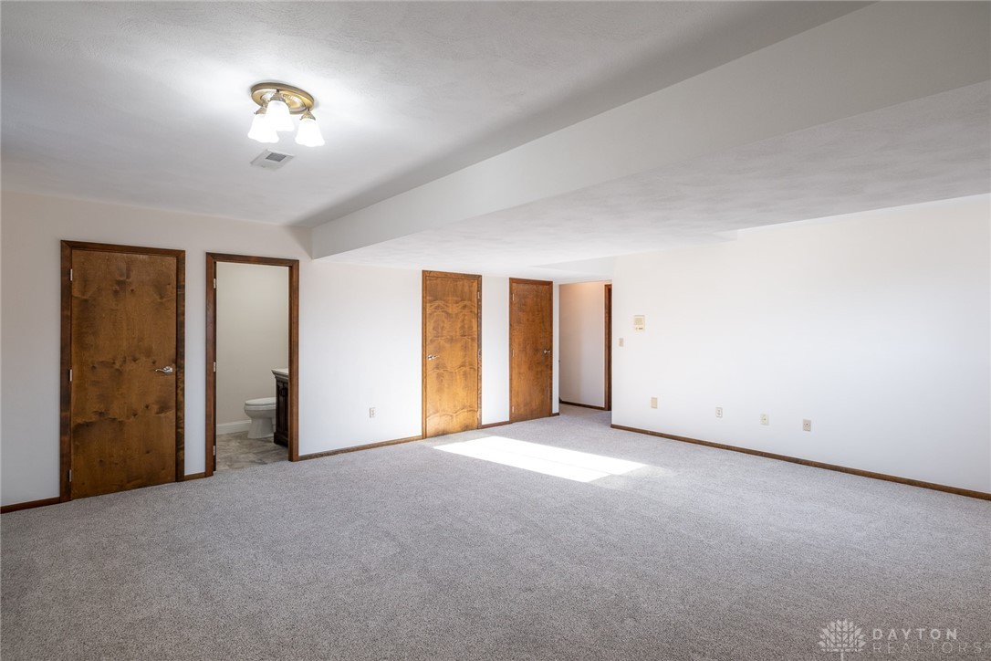 2386 Spicer Drive, Beavercreek, Ohio image 34