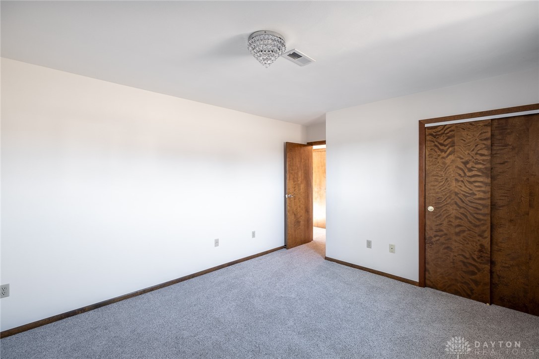 2386 Spicer Drive, Beavercreek, Ohio image 38