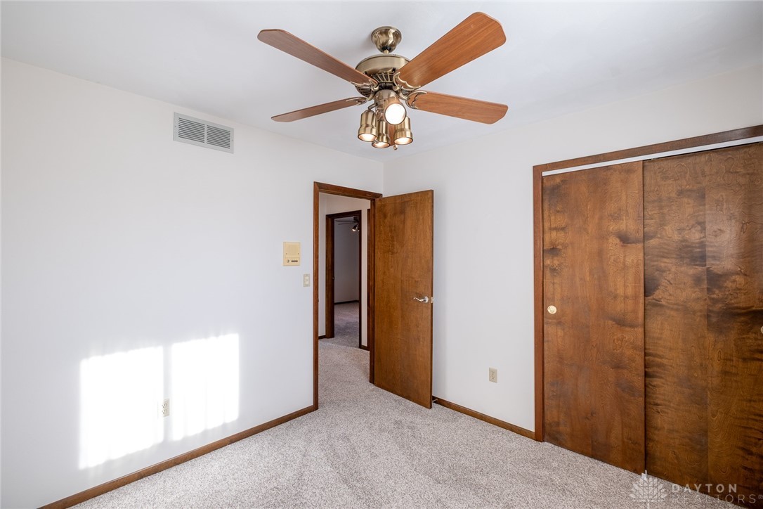 2386 Spicer Drive, Beavercreek, Ohio image 24