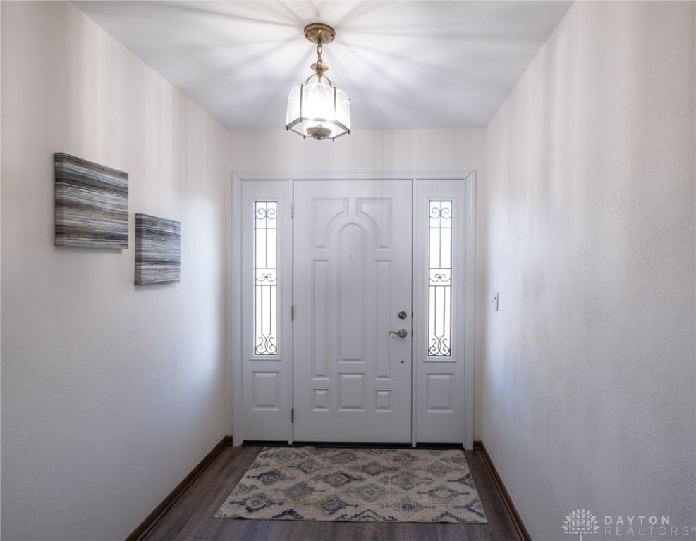 2386 Spicer Drive, Beavercreek, Ohio image 2