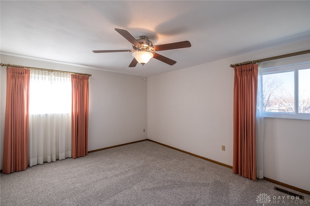 2386 Spicer Drive, Beavercreek, Ohio image 19
