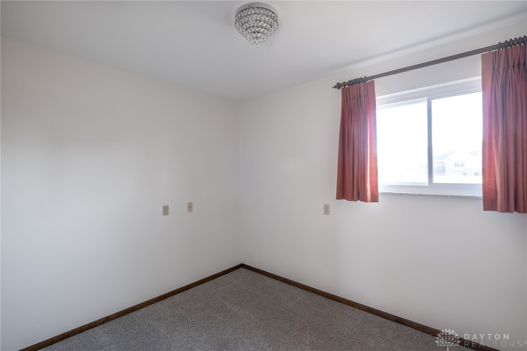 2386 Spicer Drive, Beavercreek, Ohio image 39