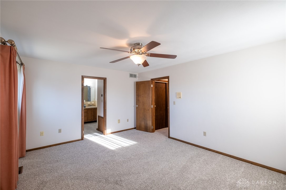 2386 Spicer Drive, Beavercreek, Ohio image 20