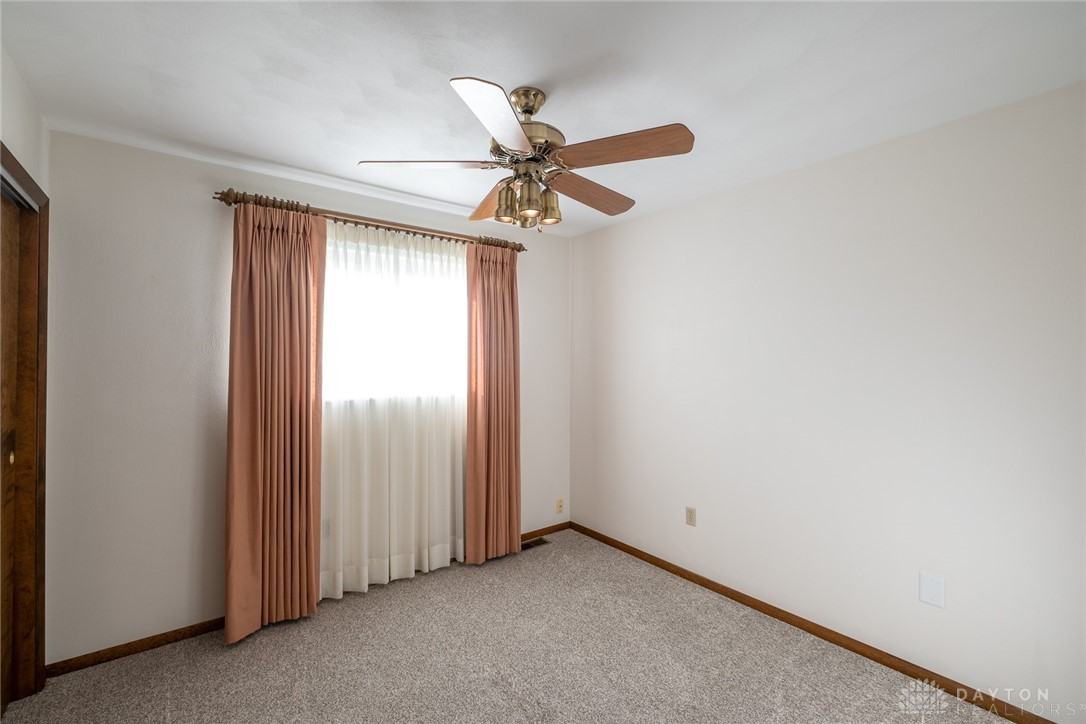 2386 Spicer Drive, Beavercreek, Ohio image 23