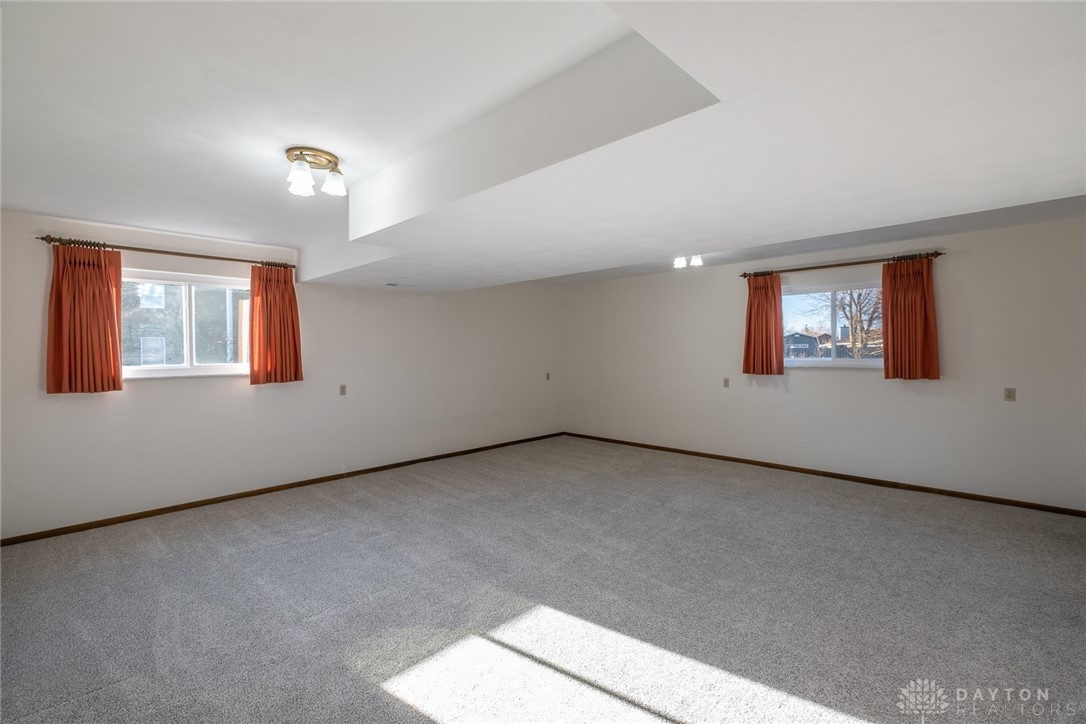 2386 Spicer Drive, Beavercreek, Ohio image 33
