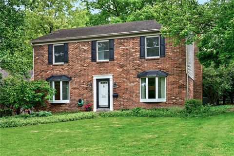 Photo of 222 Wisteria Drive, Oakwood, OH 45419 (MLS # 959405)